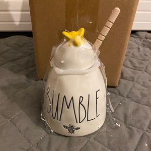 NWT Rae Dunn Bumble Pot